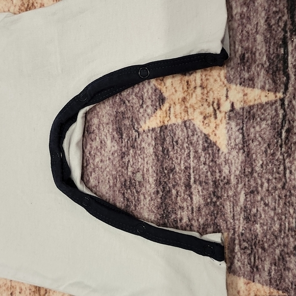 Baby boy Reebox one piece - Picture 4 of 7